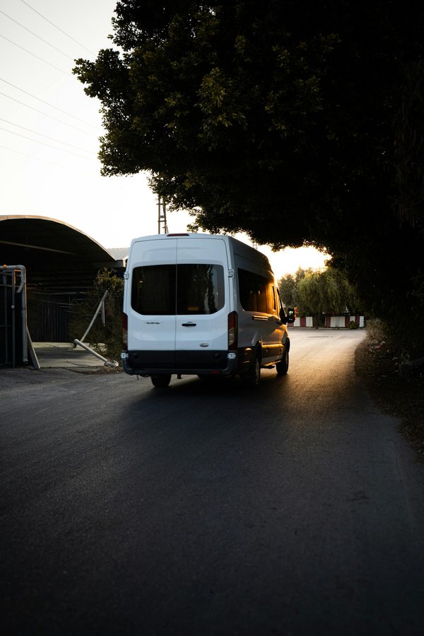 Louez un minibus 9 places pour un voyage inoubliable !